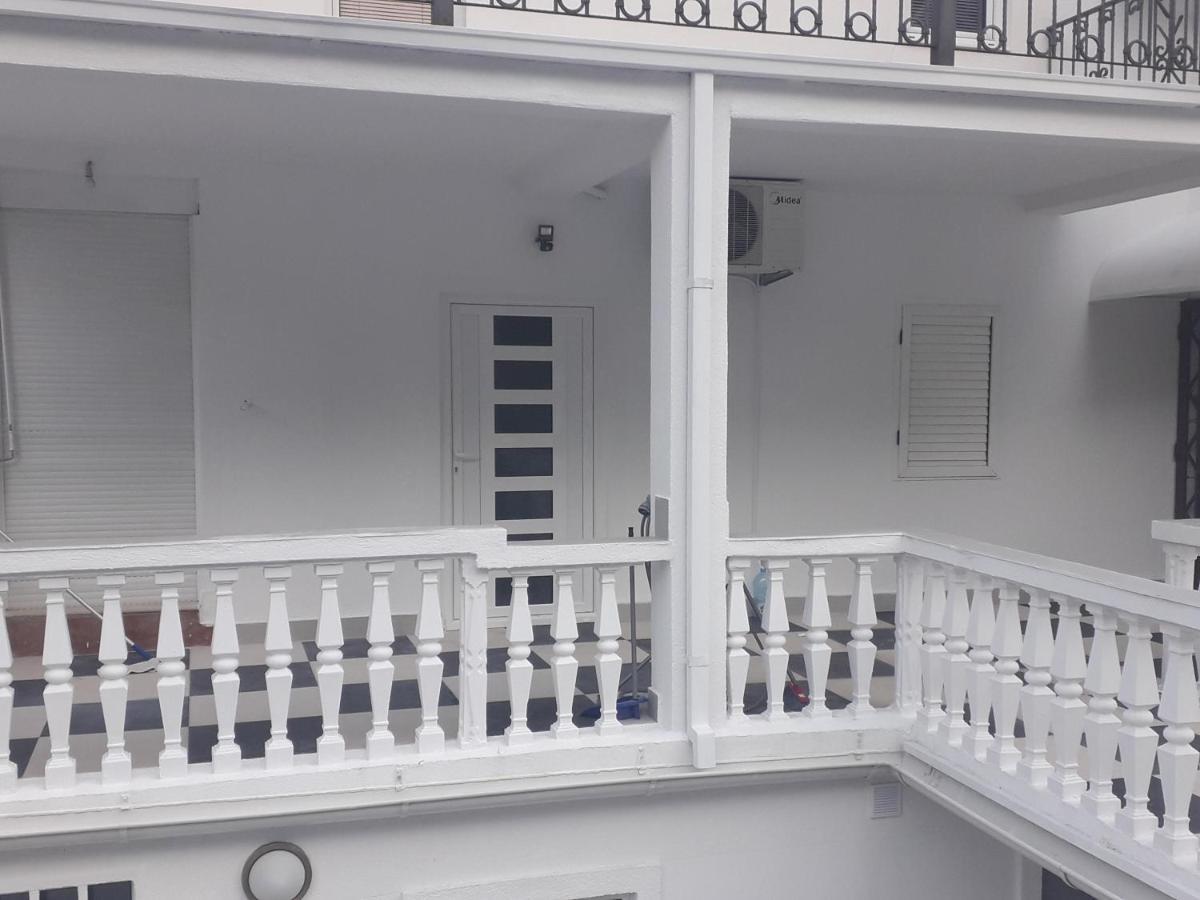 Ana Apartmani Sveti Stefan Buitenkant foto