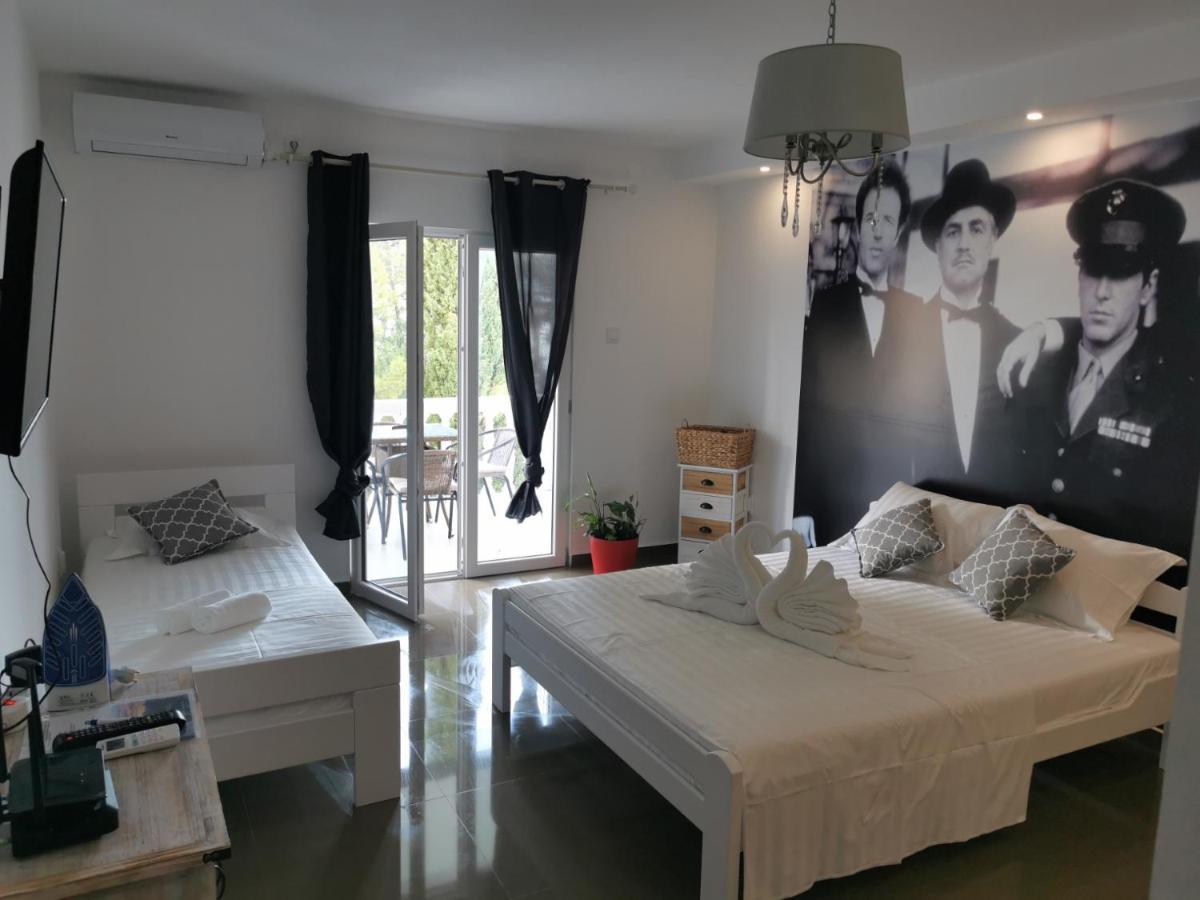 Ana Apartmani Sveti Stefan Buitenkant foto