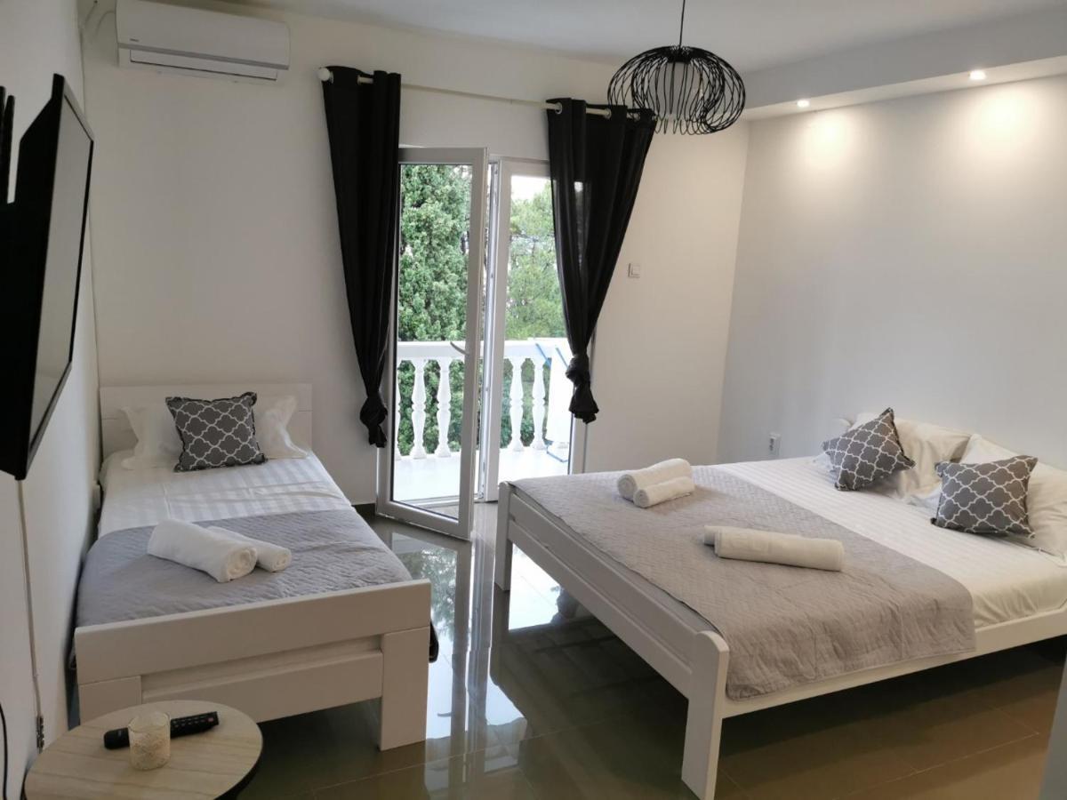 Ana Apartmani Sveti Stefan Buitenkant foto